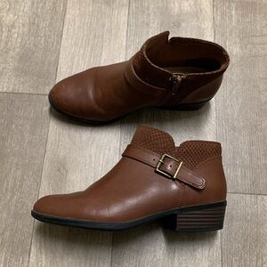 Womens Clark’s Leather Zip Up Casual Business Booties Ankle Boots‎
